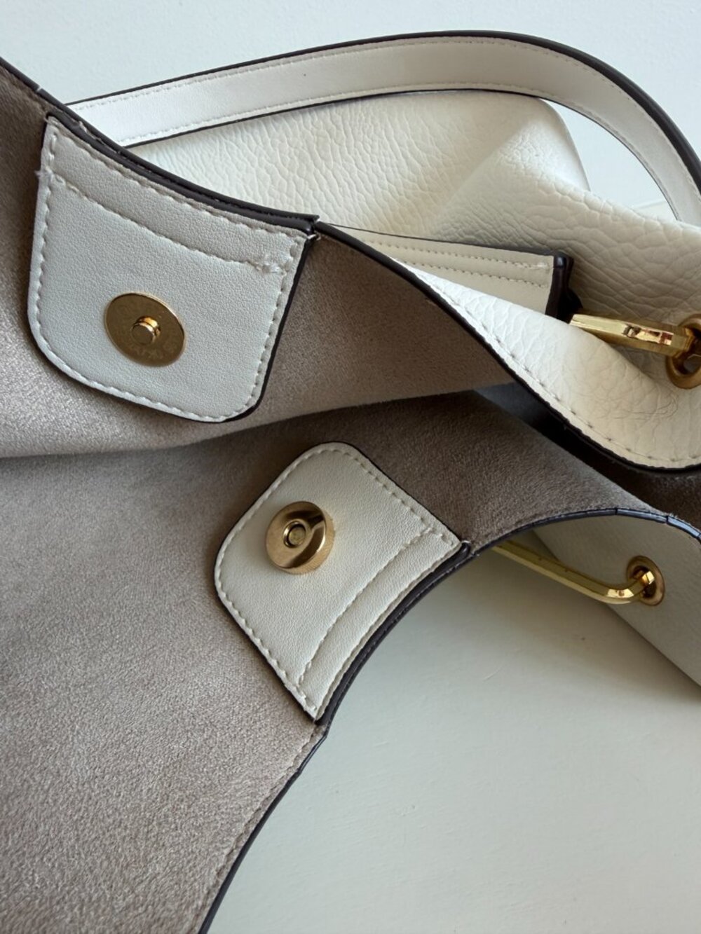 Sondra Roberts oversized tote creamy white luxe gold-tone hardware black trim - Picture 12 of 16